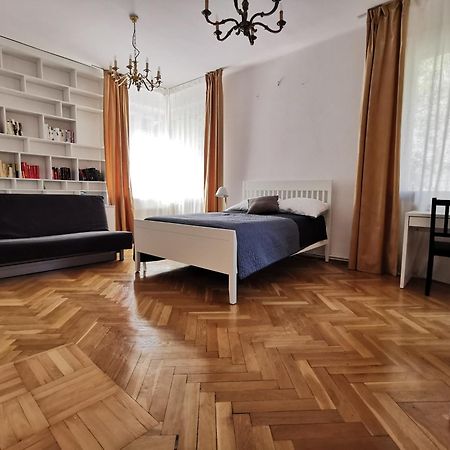 Cozy Spacious Apartment With Balcony Cracovia Exterior foto